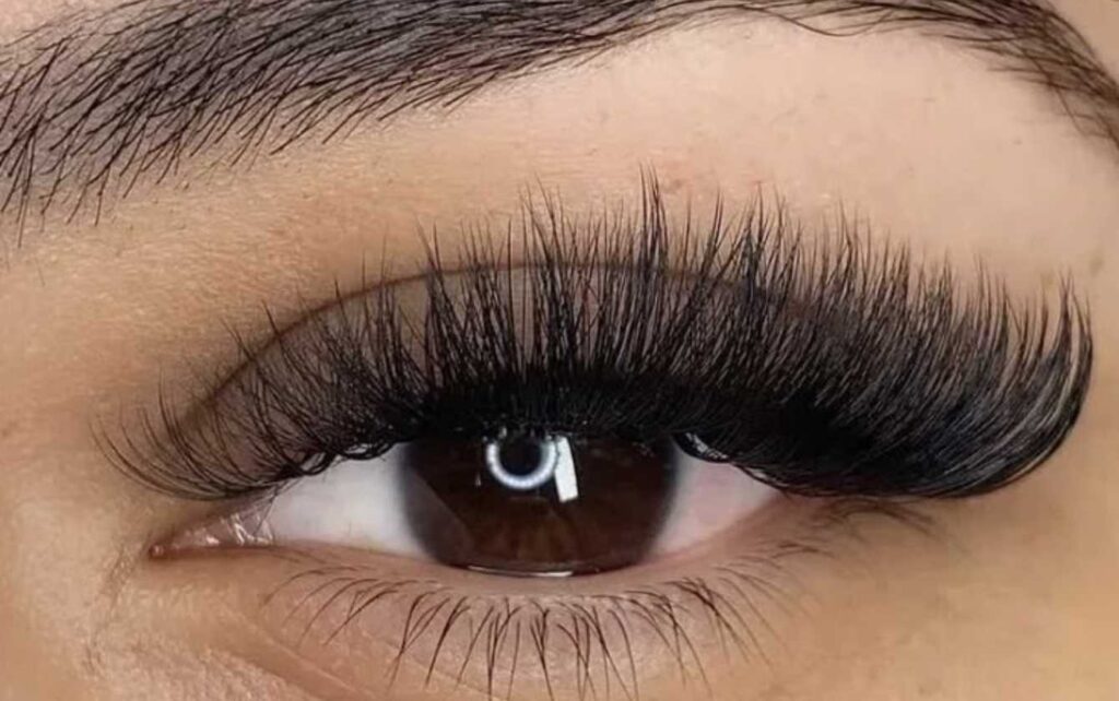 MegaVolume Eyelash Extensions