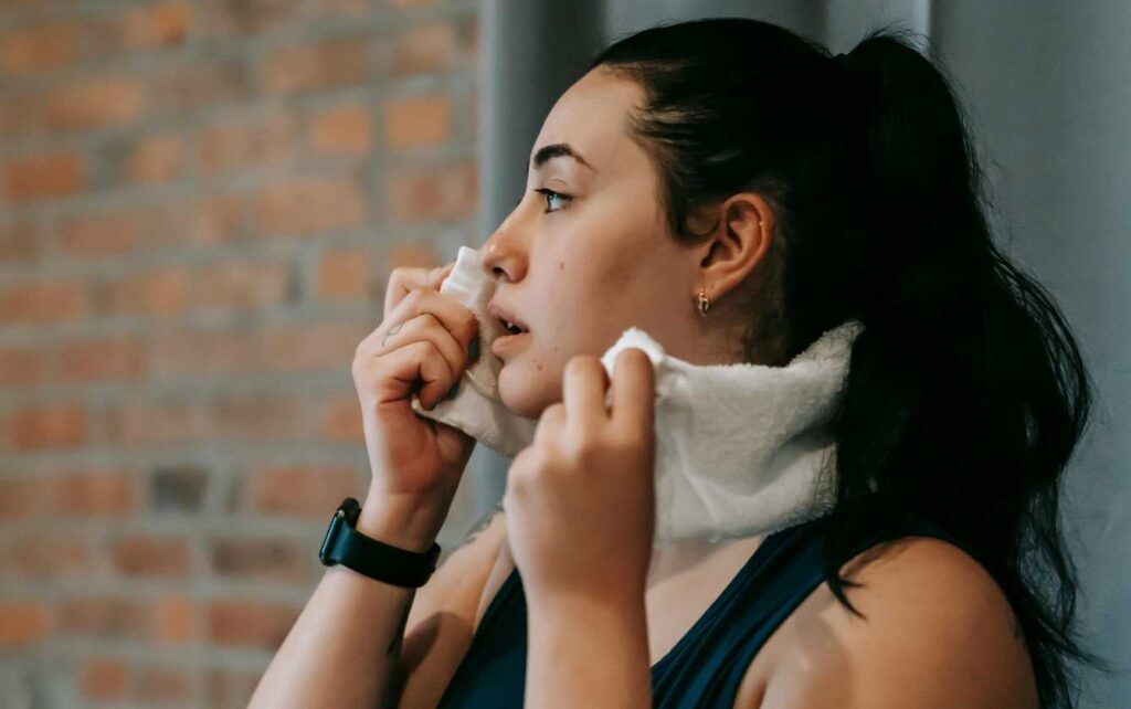 Sweat cleaning of the skin